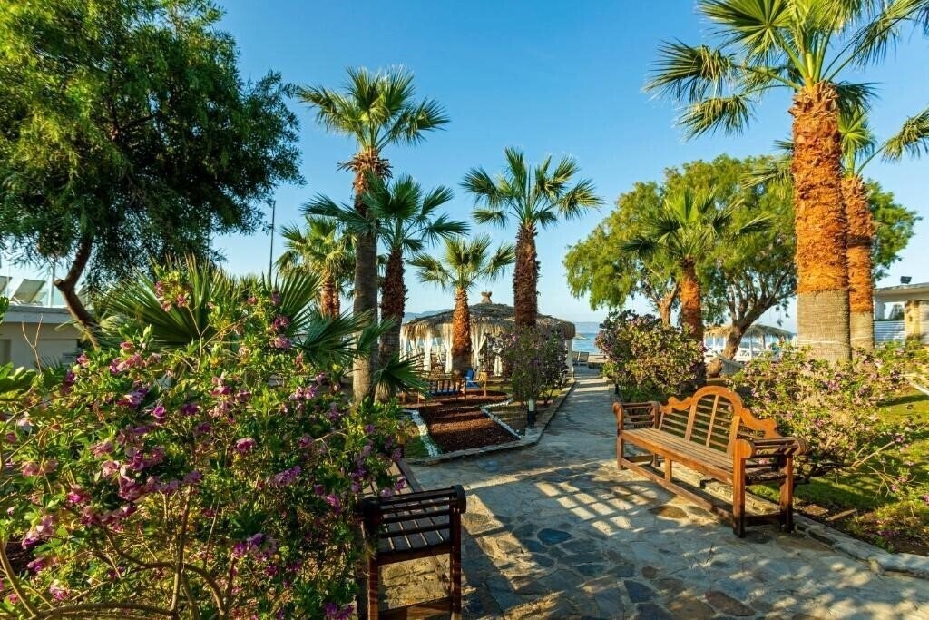 Вид Charm Beach Hotel 4*