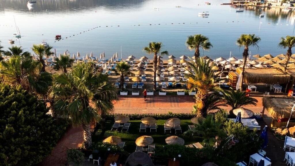 Апартаменты Costa Bitezhan Hotel (ex. Bitezhan Hotel) 4*