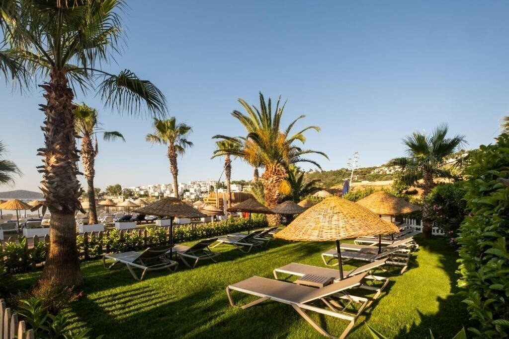 Панорама Costa Bitezhan Hotel (ex. Bitezhan Hotel) 4*