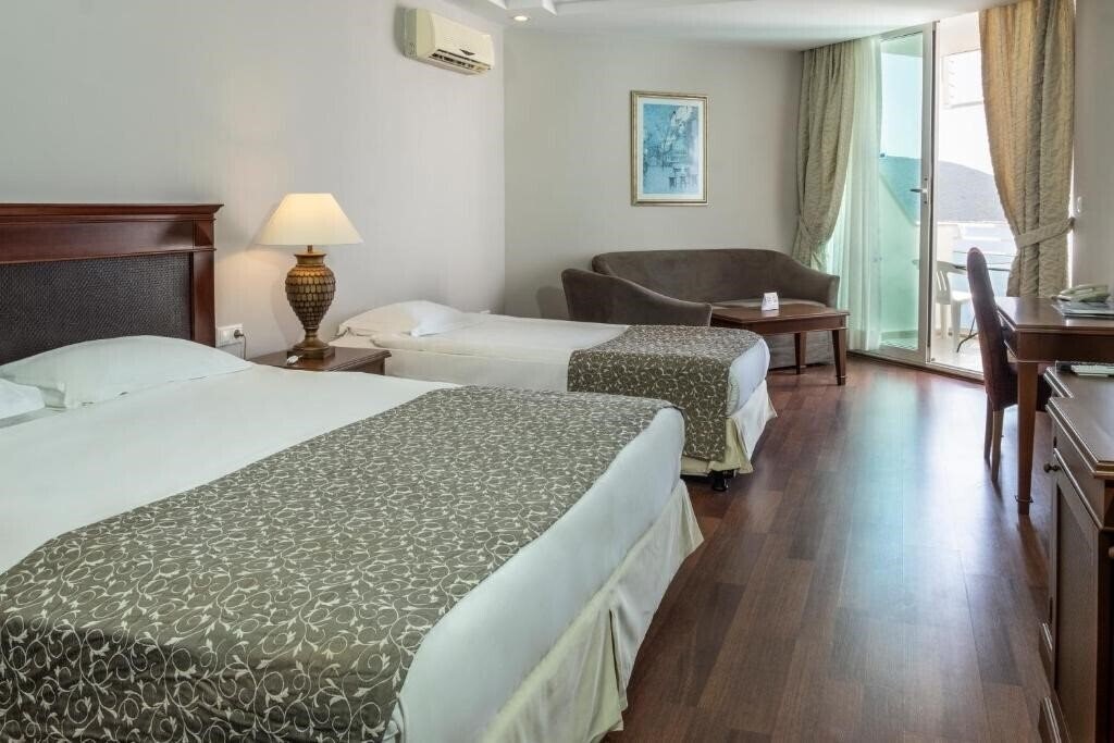 Вид Bodrum Holiday Resort & SPA (ex. Bodrum Holiday Resort, Majesty Club Hotel Belizia) 5*