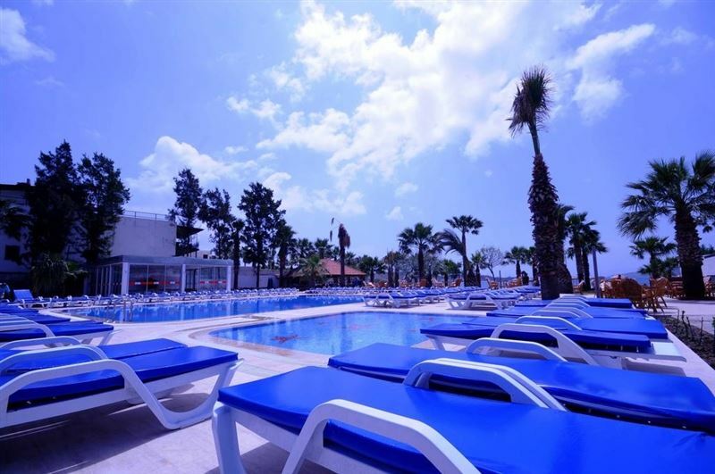 Апартаменты Nagi Beach Hotel 3*