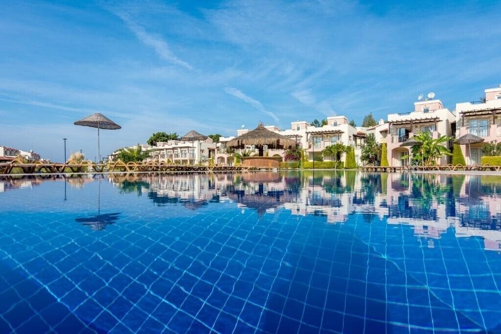 Отель Clc World Apollonium Spa & Beach Resort 4*