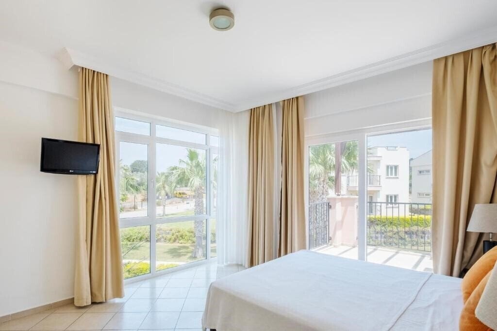 Вид Clc World Apollonium Spa & Beach Resort 4*