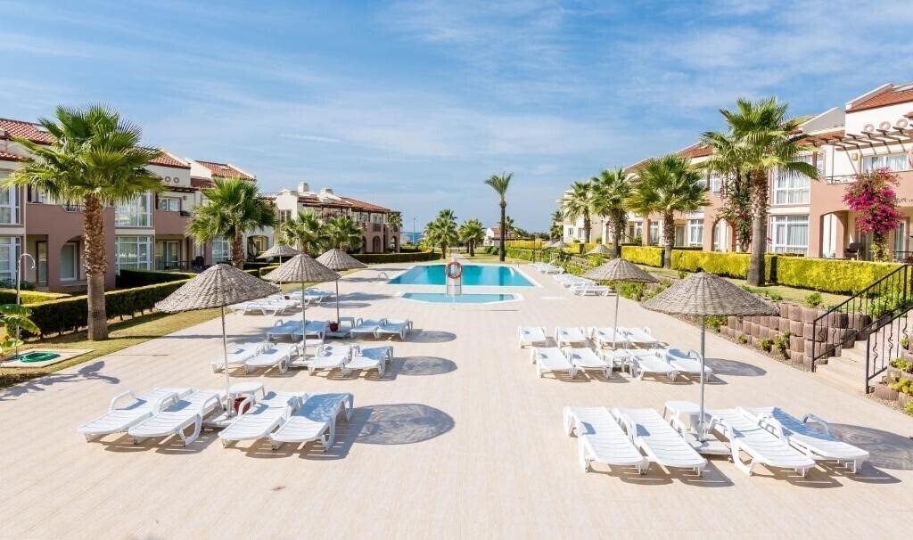 Территория Clc World Apollonium Spa & Beach Resort 4*