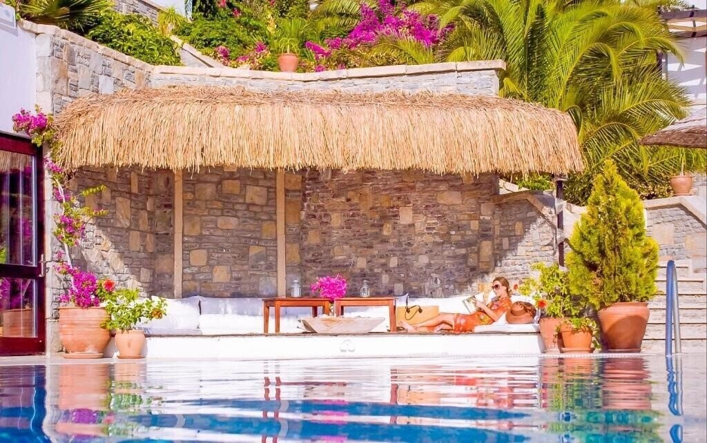 Панорама 4reasons Hotel Bistro 3*