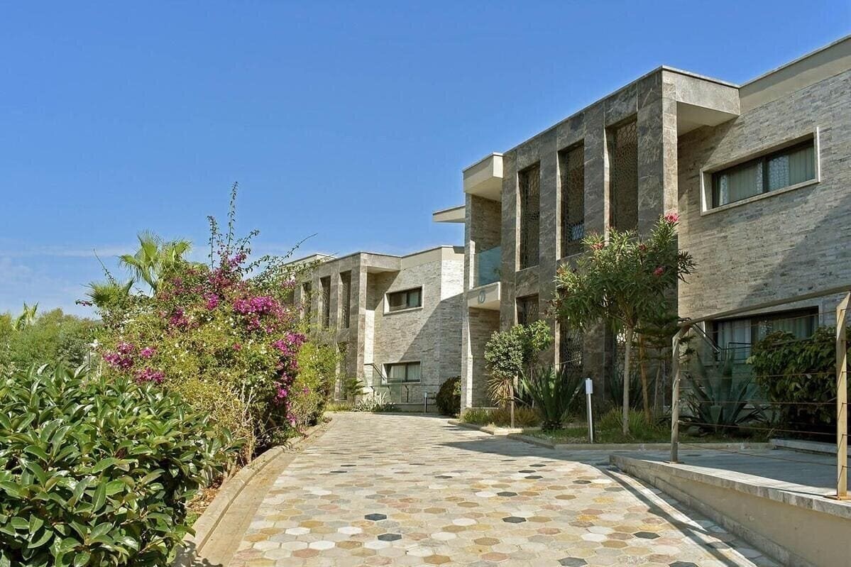 Территория Retron Residence (ex. Costa Carina Hotel, Costa Blue Resort, Hira Beach Hotel, Woxxie Gumbet) 4*