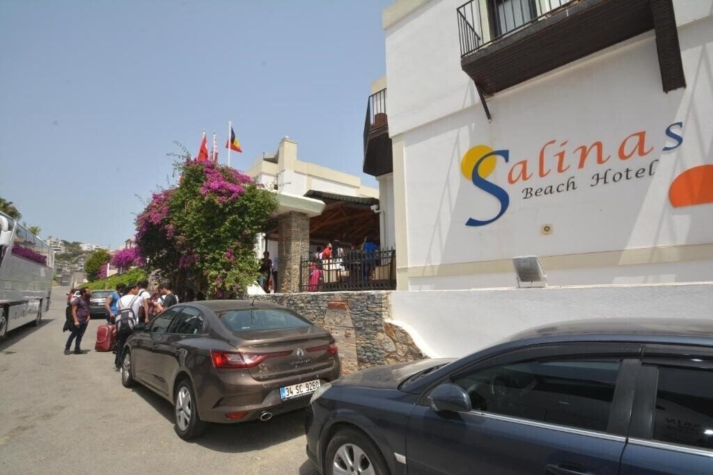 Вид Salinas Beach Hotel 3*