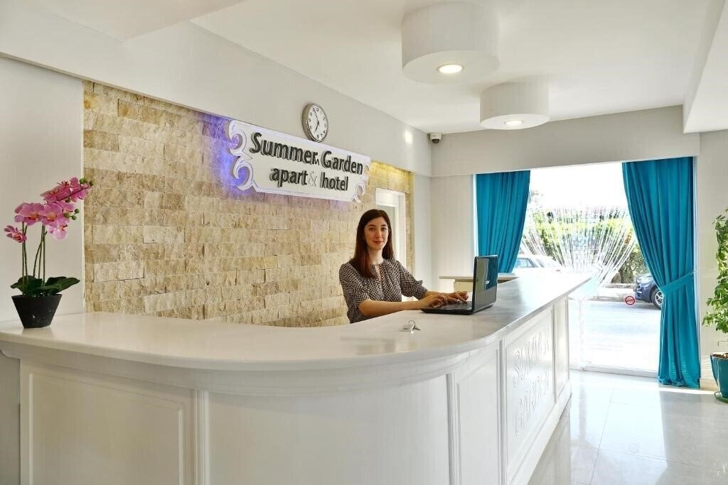 Вид Summer Garden Suites & Beach Hotel 3*