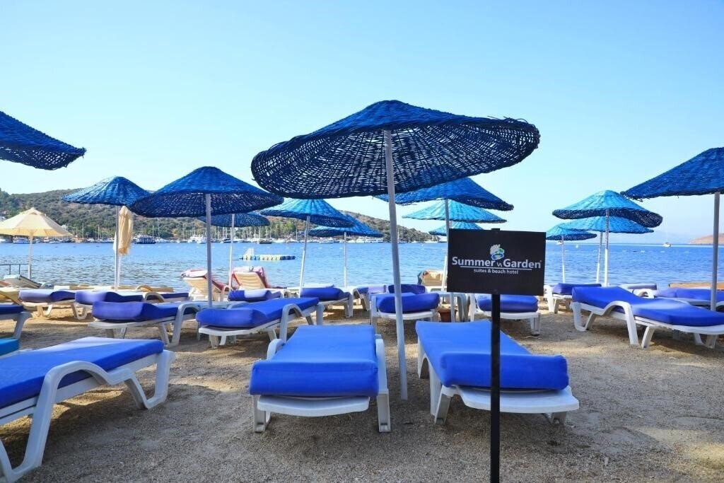 Апартаменты Summer Garden Suites & Beach Hotel 3*