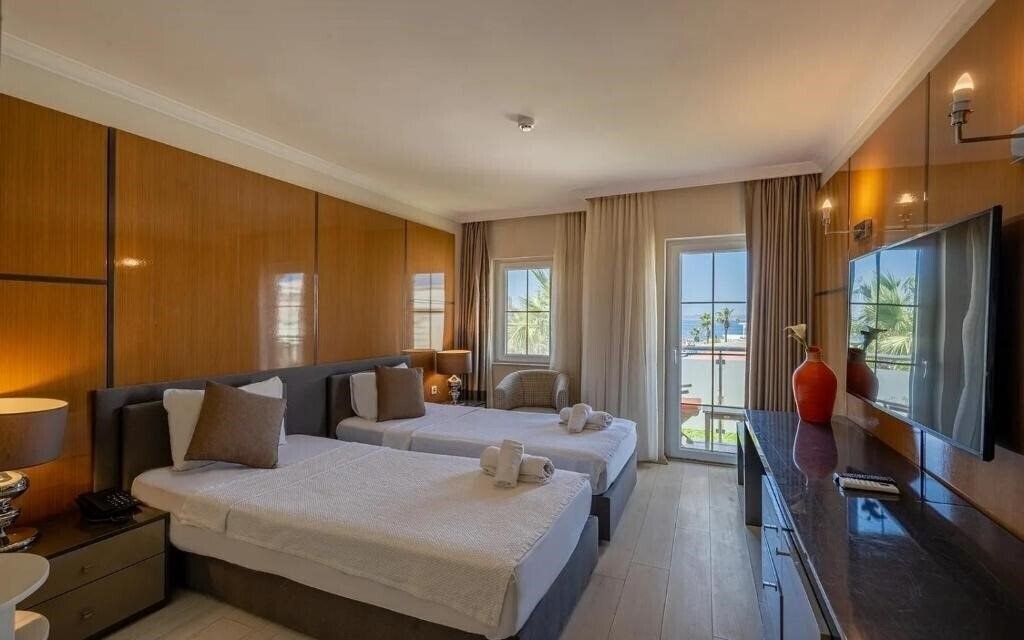 Вид Bodrum Golden Beach Hotel (ex. Golden Beach Bodrum by Jura, Golden Beach Resort & SPA, Golden Beach ) 4*