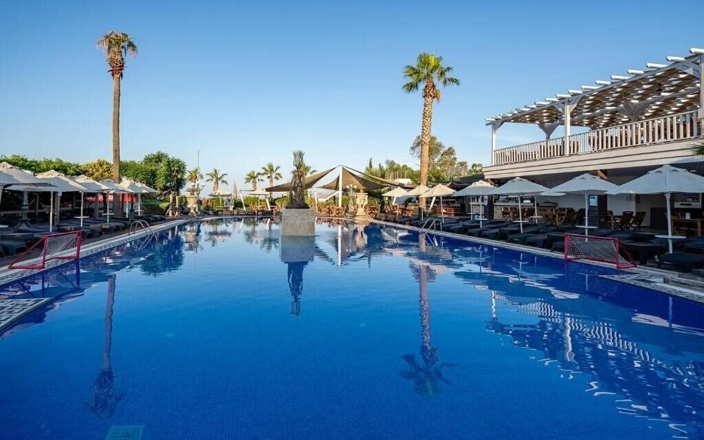 Апартаменты Bodrum Golden Beach Hotel (ex. Golden Beach Bodrum by Jura, Golden Beach Resort & SPA, Golden Beach ) 4*
