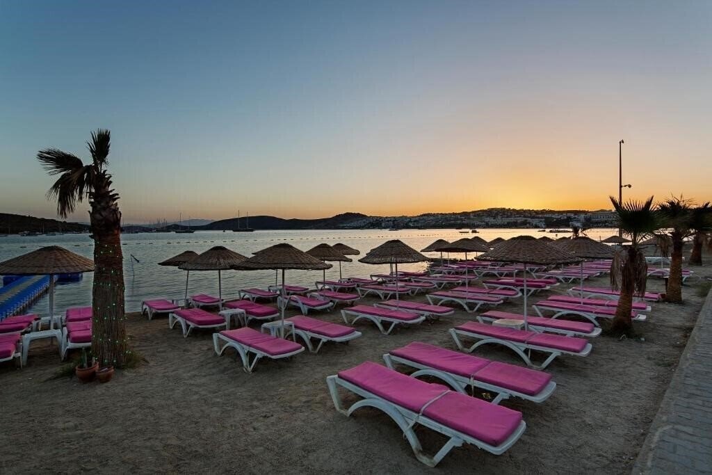 Территория Ladonia Hotels Del Mare (ex. Ladonia Del Mare, Delmare Boutique Hotel, Cesars Suites Bodrum, Cesars Beach Hotel) 4*