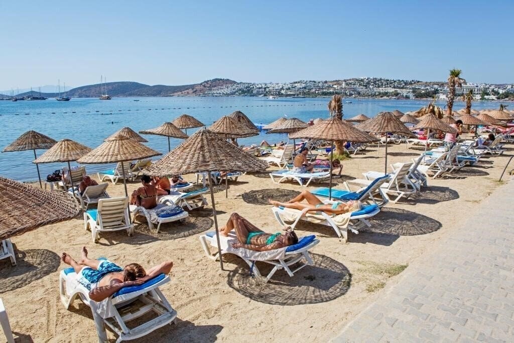 Апартаменты Ladonia Hotels Del Mare (ex. Ladonia Del Mare, Delmare Boutique Hotel, Cesars Suites Bodrum, Cesars Beach Hotel) 4*