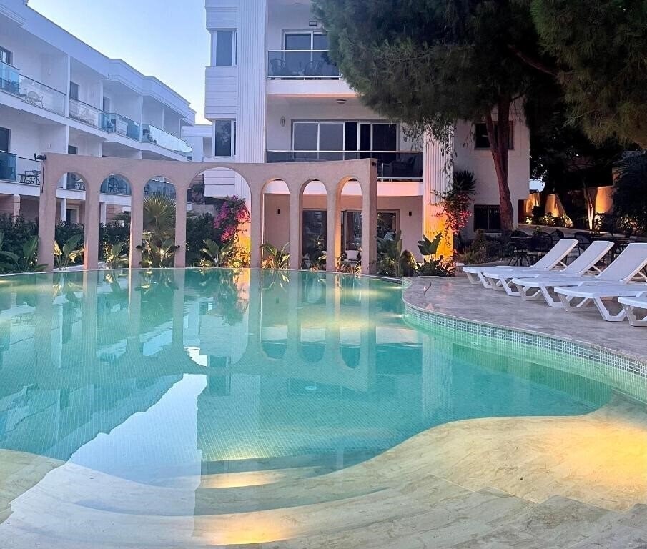 Территория Inone Mucho Selection Hotel (ex. In One Mucho Selection, Ladonia Hotels Breeze Beach Bodrum) 4*