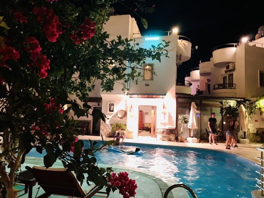 Апартаменты Cavus Hotel & Apart (ex. Bitez Otel) 2*