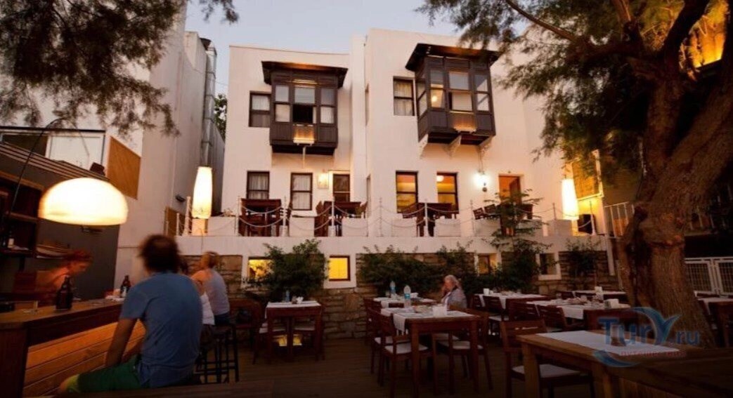 Готель Cumba Suites 3*