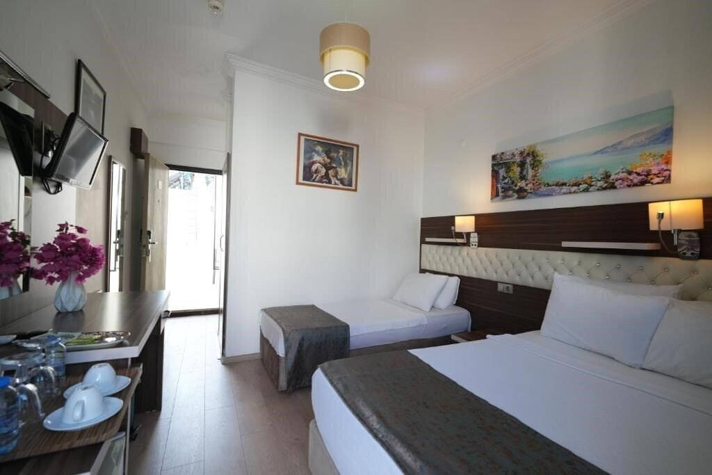 Апартаменти Manuela Hotel 3*