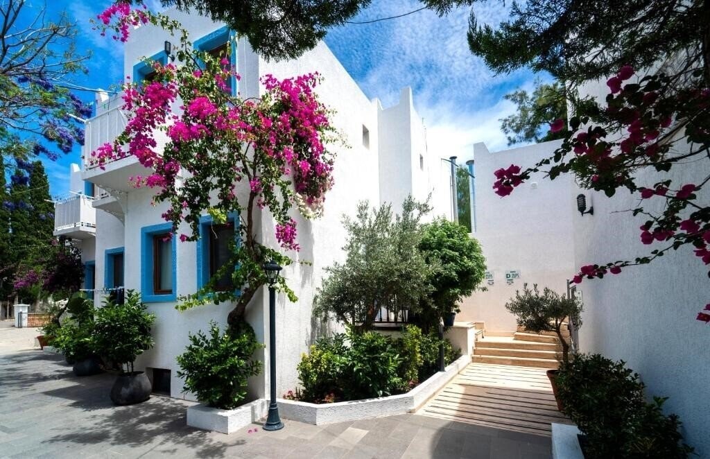 Територія Manuela Hotel 3*