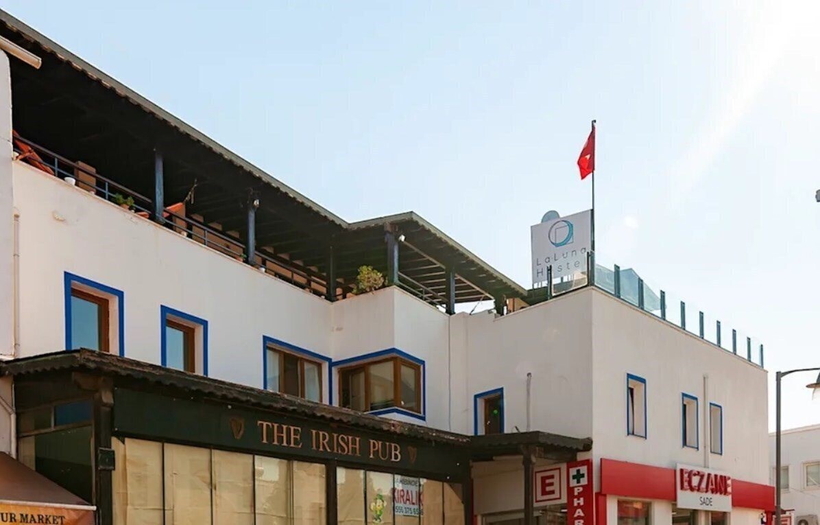 Вид La Luna Hostel 2*