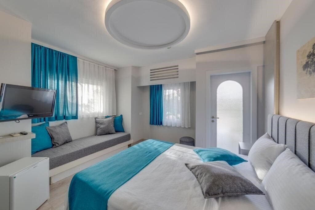 Территория La Brezza Suite & Hotel 3*