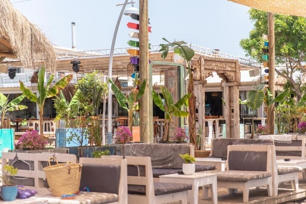 Вид Kefi Beach & Suites 4*