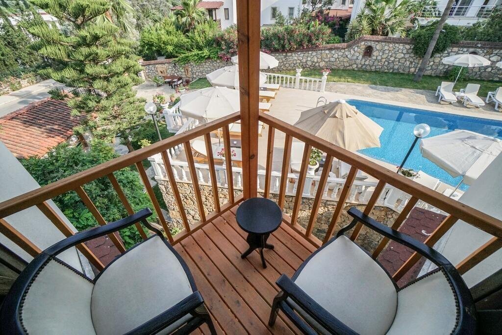 Фото Mira Suites 3*