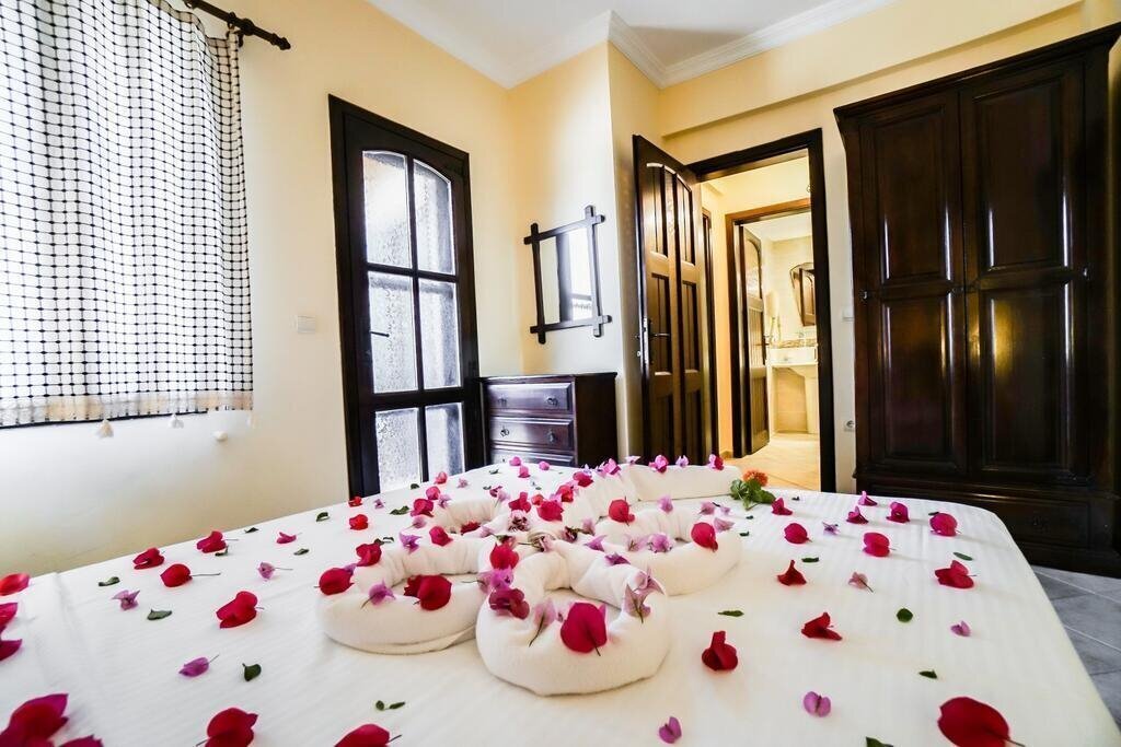 Изображение Mira Suites 3*