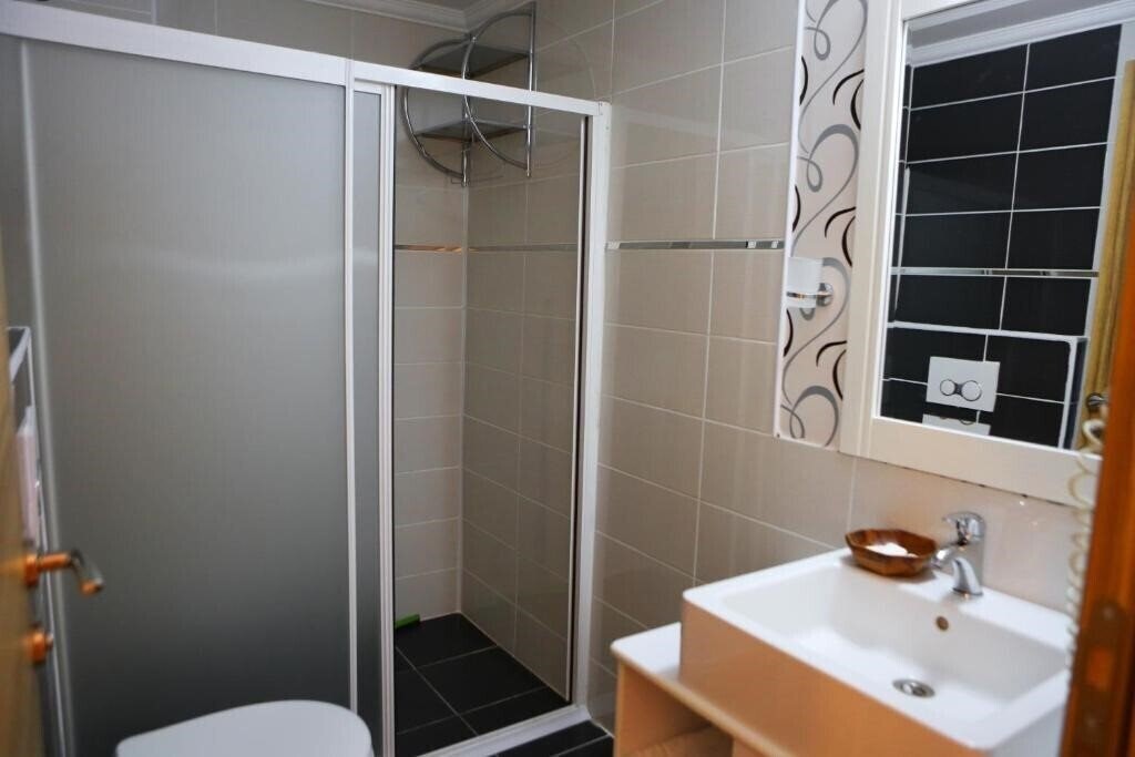 Вид Ugur Apart Otel 3*