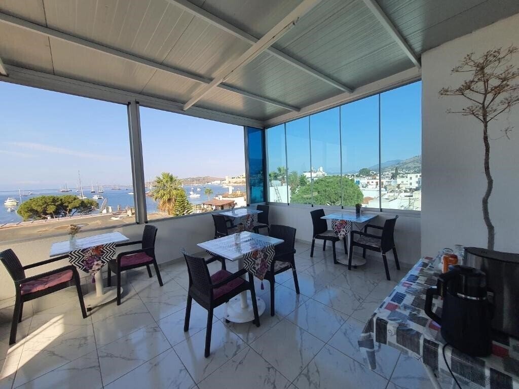 Вид R House Hotel 2*