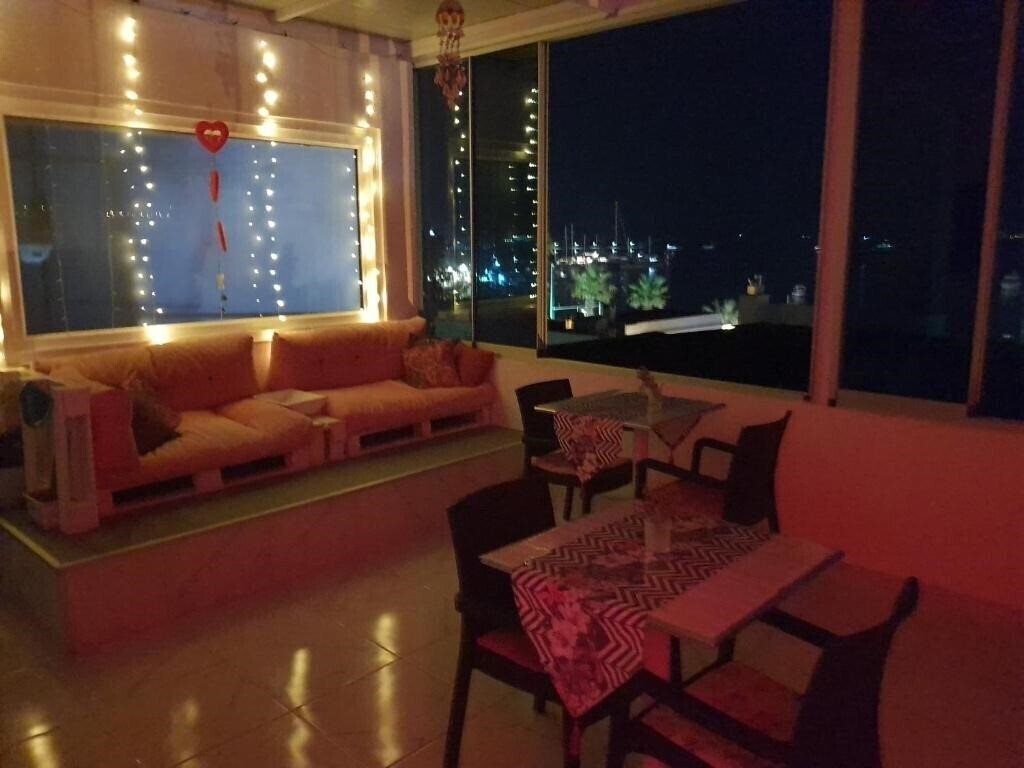 Апартаменти R House Hotel 2*