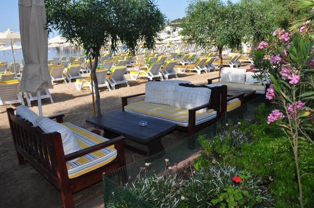 Панорама Regal Hotel 2*