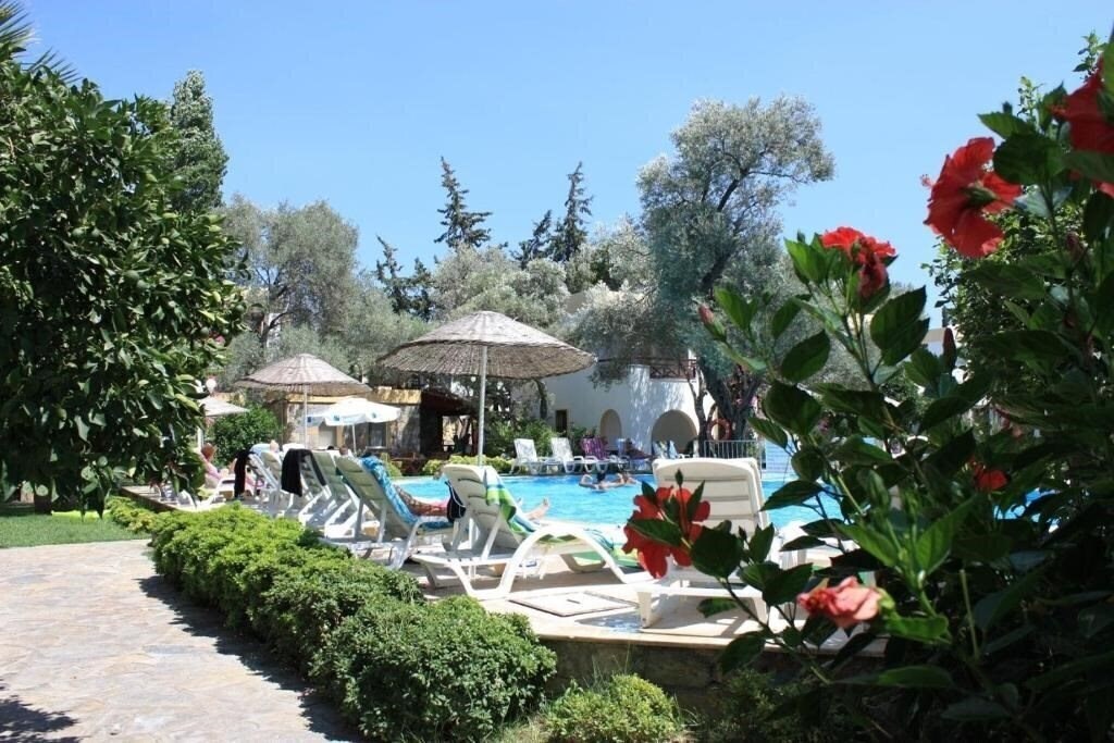 Фотографія Toloman Bitez Park Apartments 3*