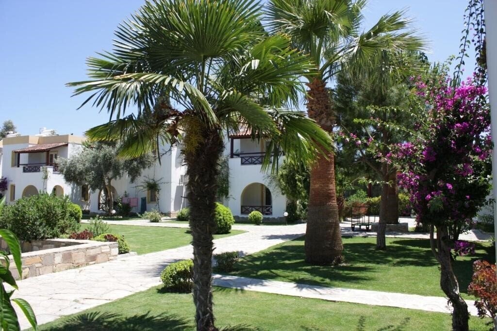 Вид Toloman Hotel & Apartments 3*