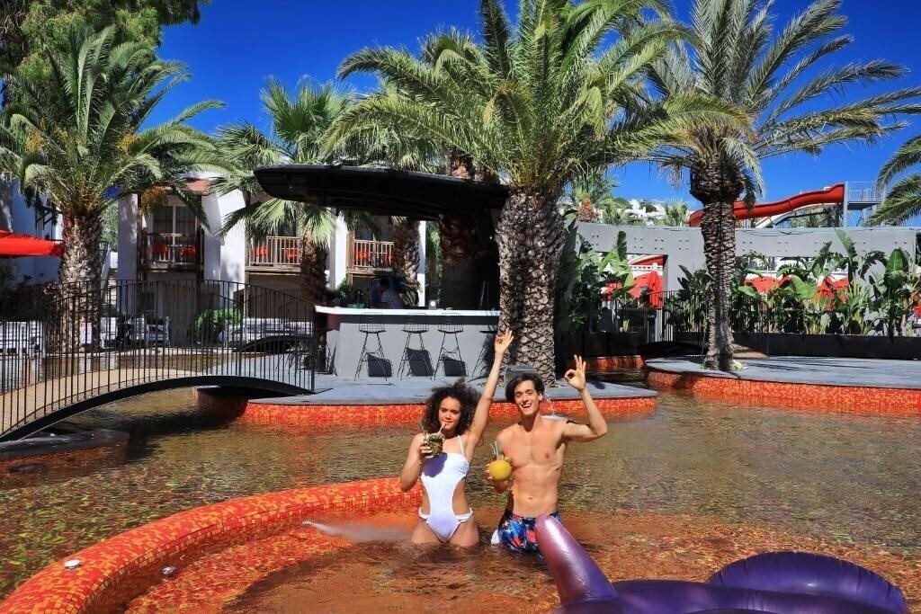 Апартаменты Very Chic Bodrum (ex. Very Chic Hotel, Magnific Hotel, Otium Senses Very Chic Hotel, Marvida Senses Very Chic, The Magnific) 5*