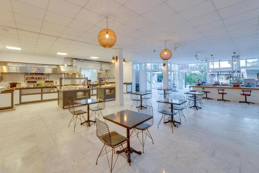 Апартаменти The Hello Hotel 3*