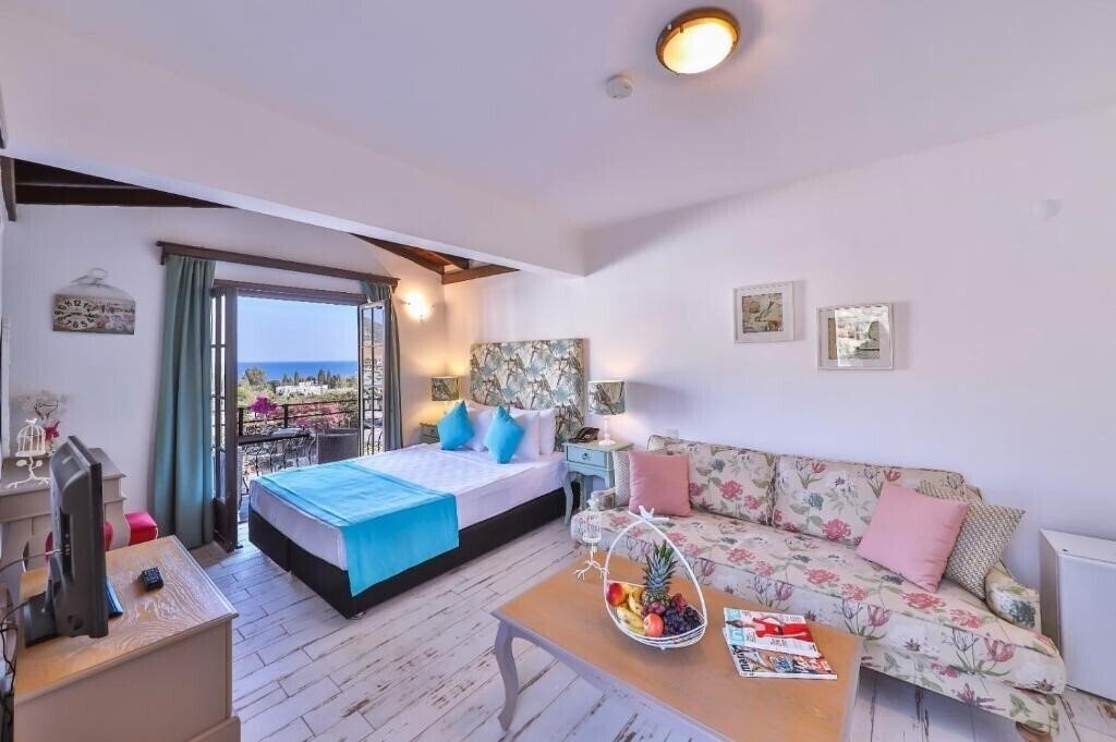 Панорама Mare Garden Hotel 4*