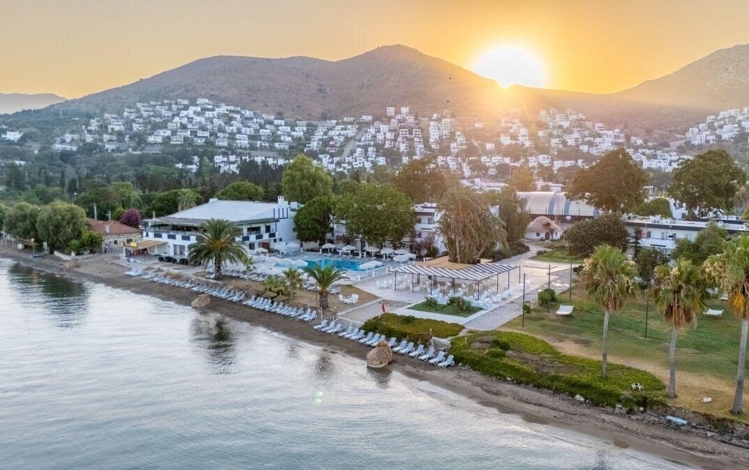 Готель Ladonia Hotels Luna Beach Resort 3*