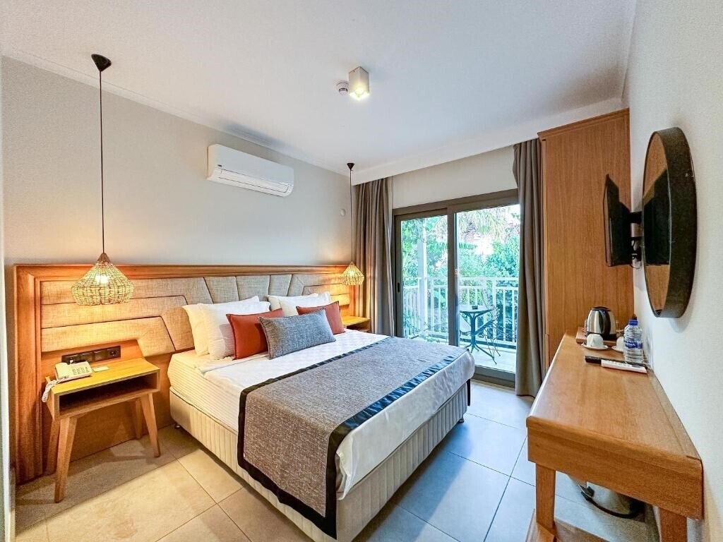 Панорама Yalipark Hotel 3*