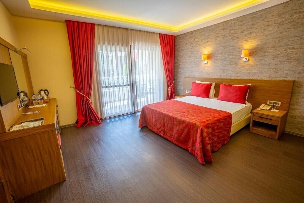 Панорама Azka Hotel 5*