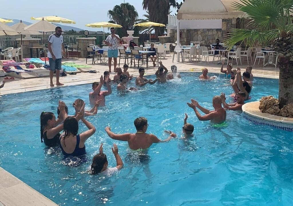 Панорама Sunpoint Suites Hotel 3*