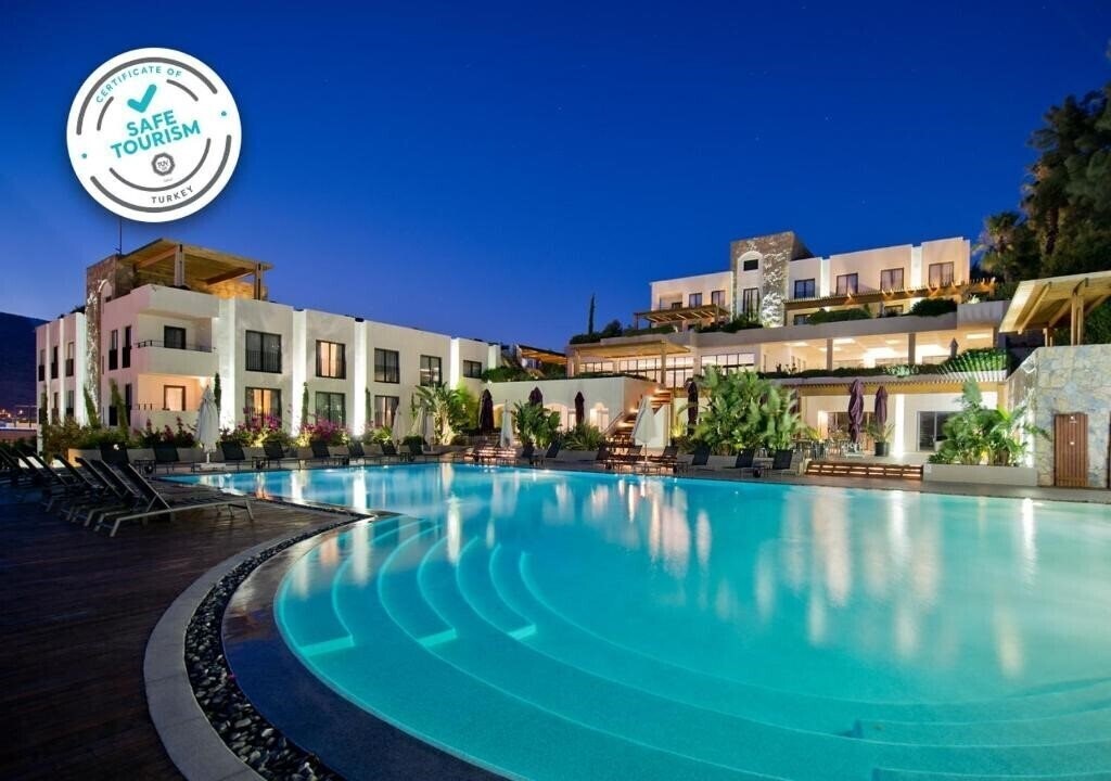 Готель Ramada Resort Bodrum 4*
