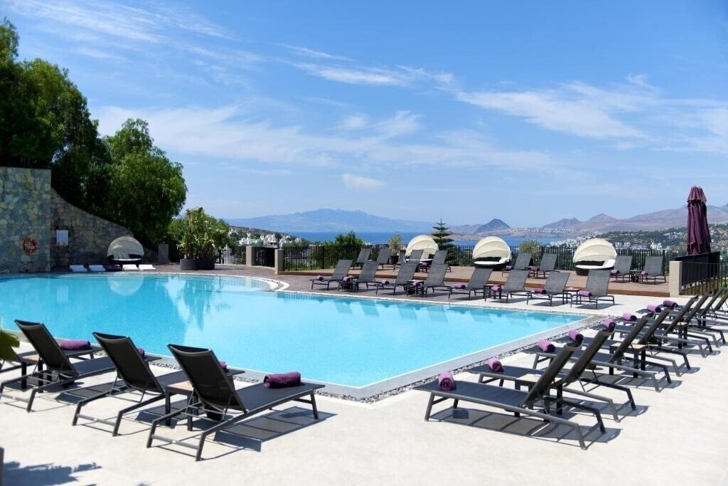 Апартаменти Ramada Resort Bodrum 4*