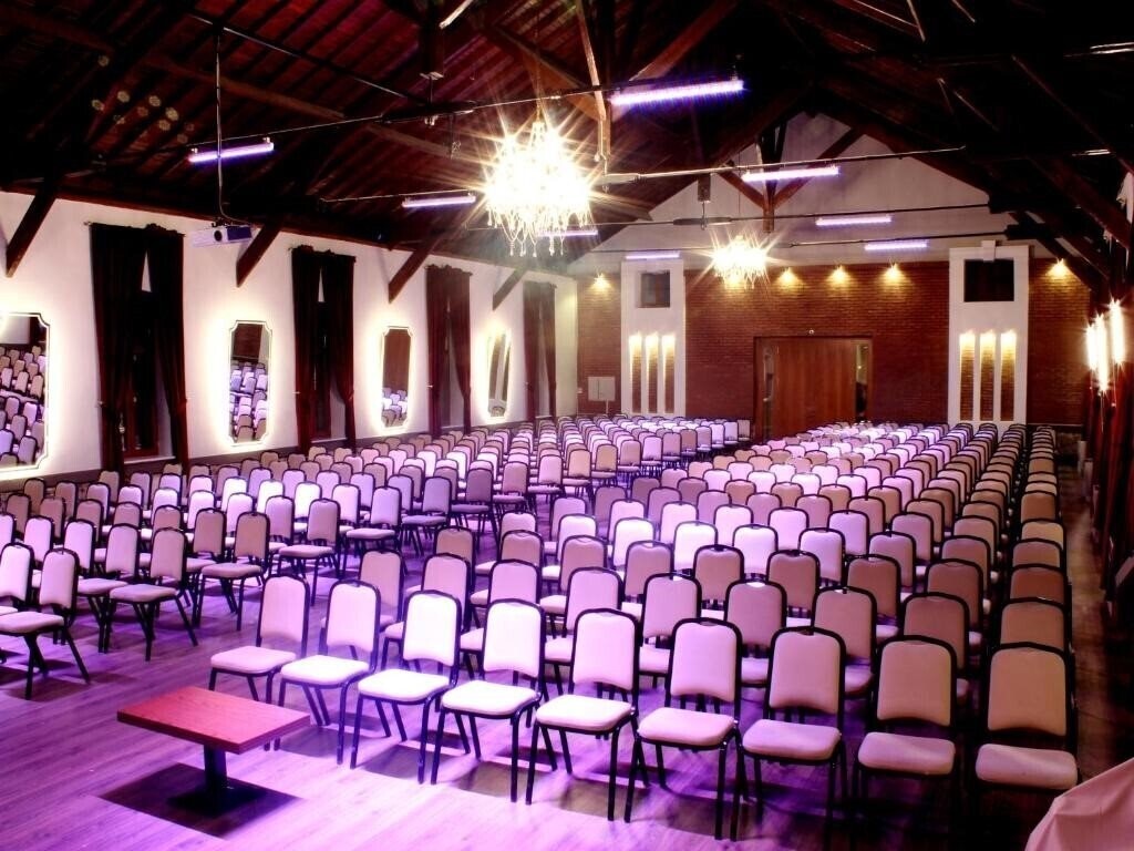 Територія Montania Special Class Hotel 3*