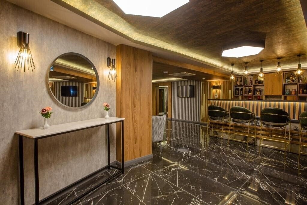 Фотографія Kayhan City Hotel 4*