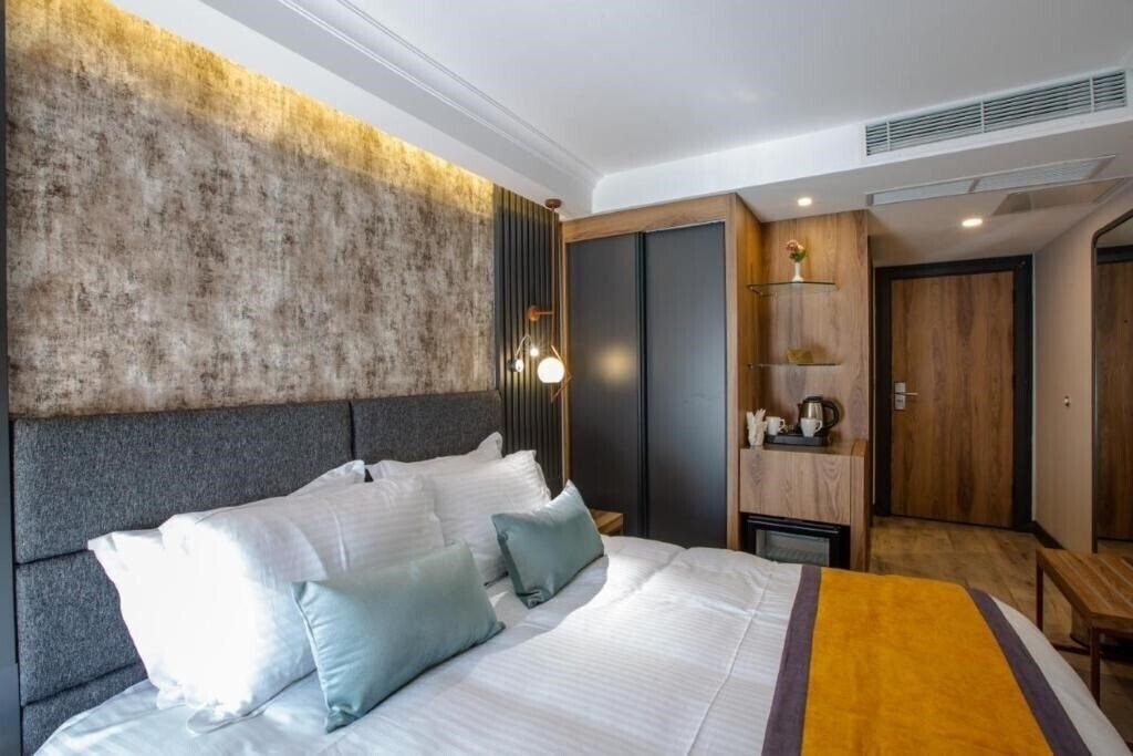 Апартаменти Kayhan City Hotel 4*