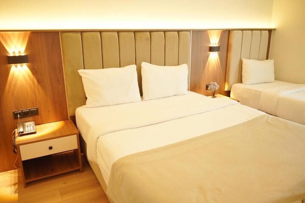 Апартаменти Lion City Hotel 3*