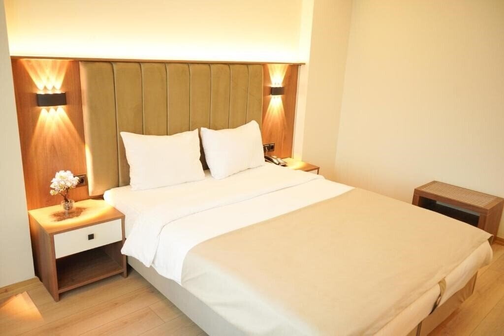Панорама Lion City Hotel 3*