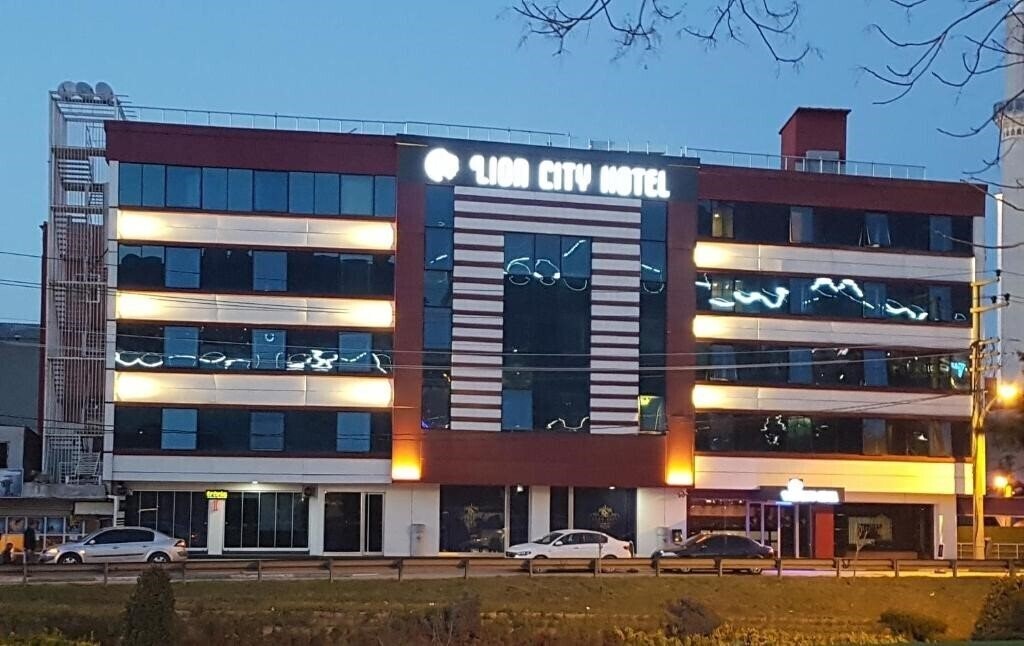 Готель Lion City Hotel 3*