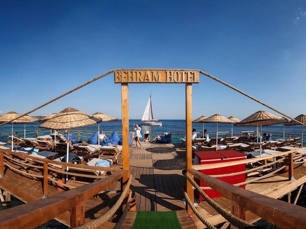 Територія Assos Behram Hotel 1*