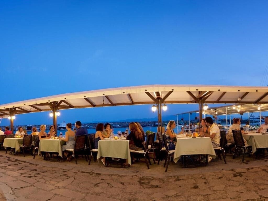 Фото Assos Behram Hotel 1*